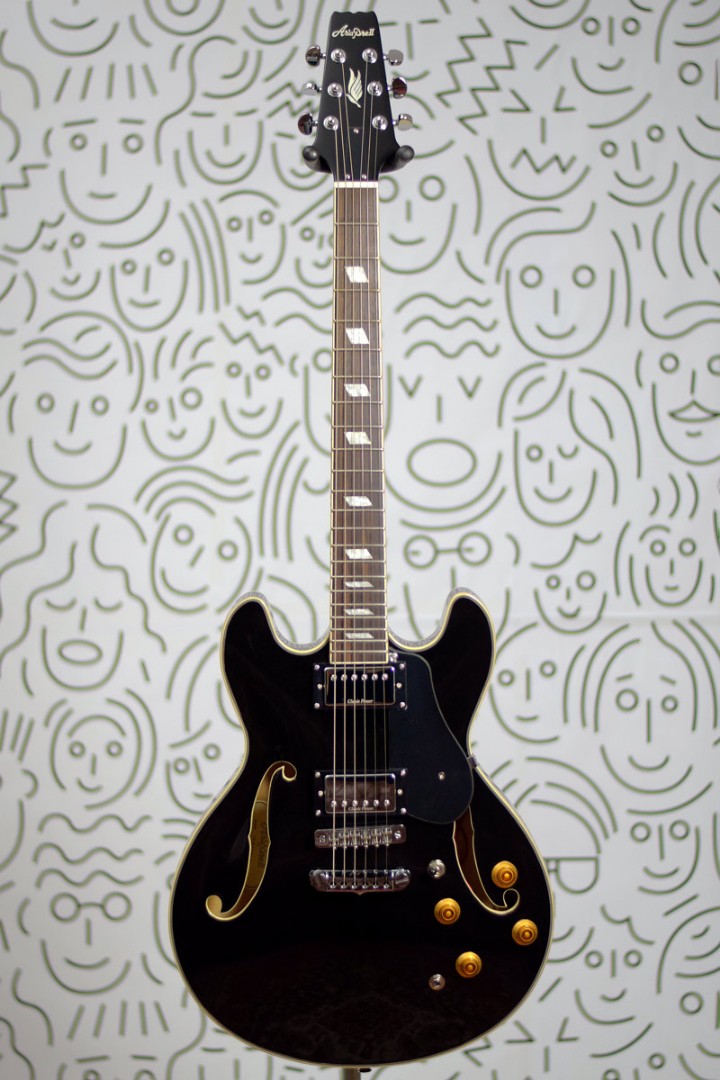 Guitarra Aria Pro II TA Classic Semi-acústica Black :: Groover