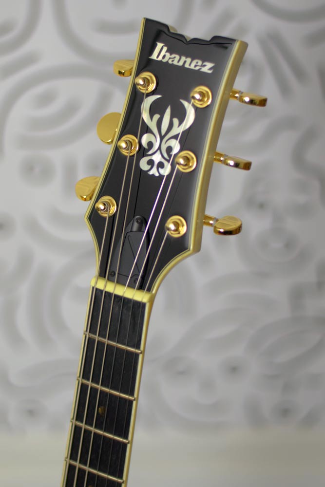 Guitarra Ibanez AMH90 Artcore Expressionist Semi-Acústica Ivory