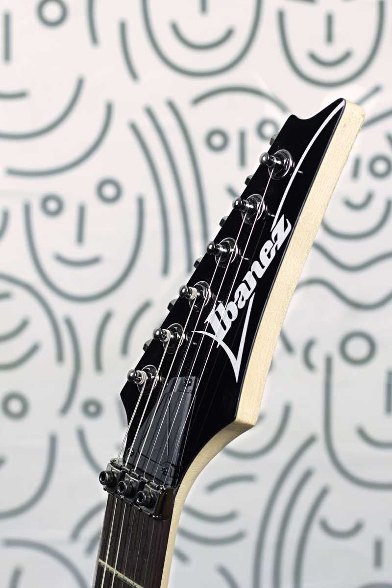 Guitarra Ibanez S Standard Series S520 WK: Weathered Black :: Groover