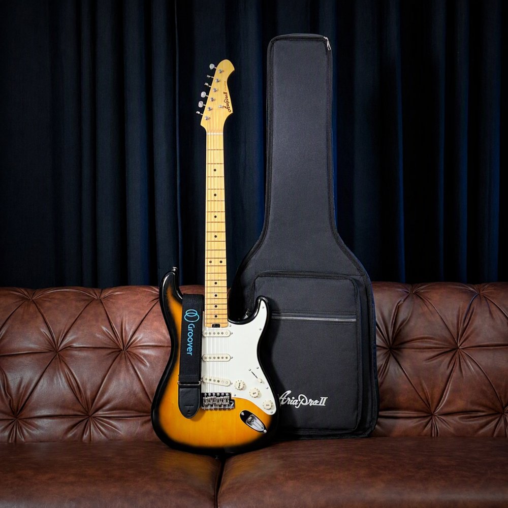 Guitarra Aria Pro II STG-57 Strato Reedição 2 Tone Sunburst Bag Aria Pro Correia Groover