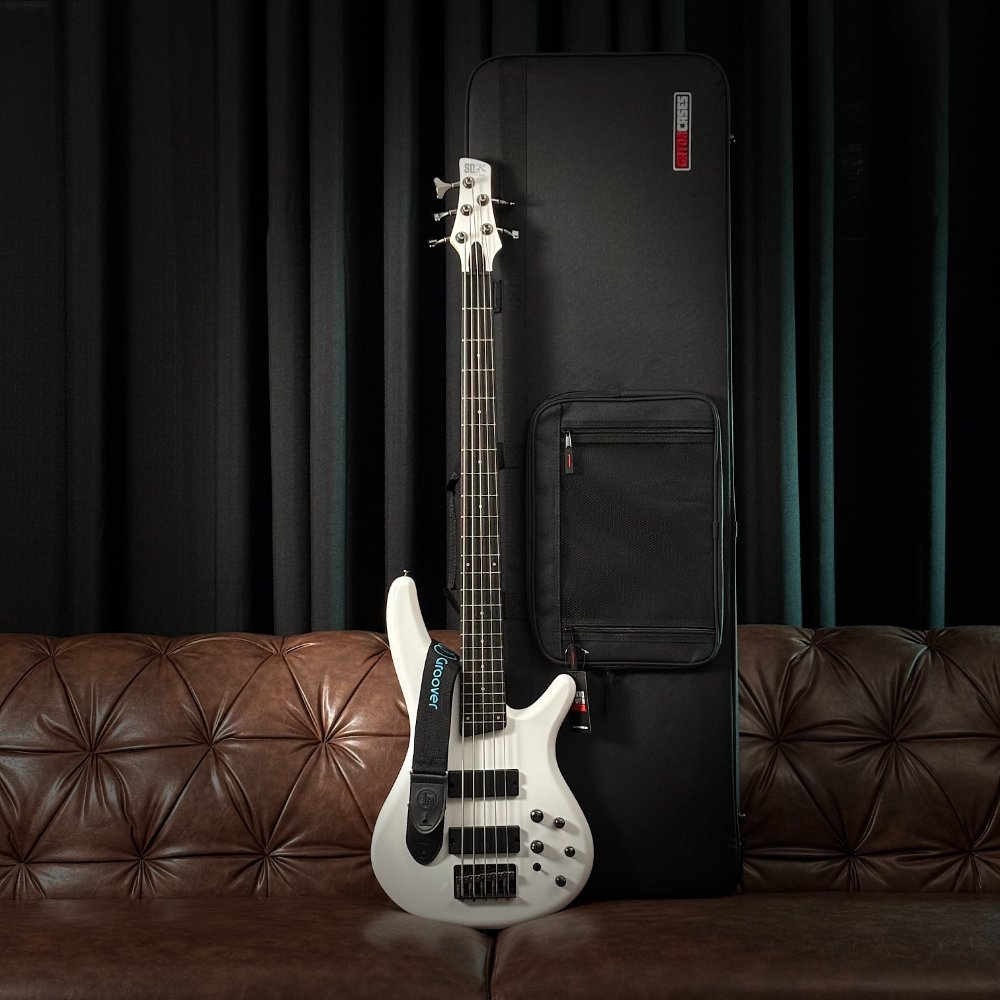 Contra-Baixo Ibanez SR255E 5 Cordas Pearl White Ativo Dynamix Case Gator