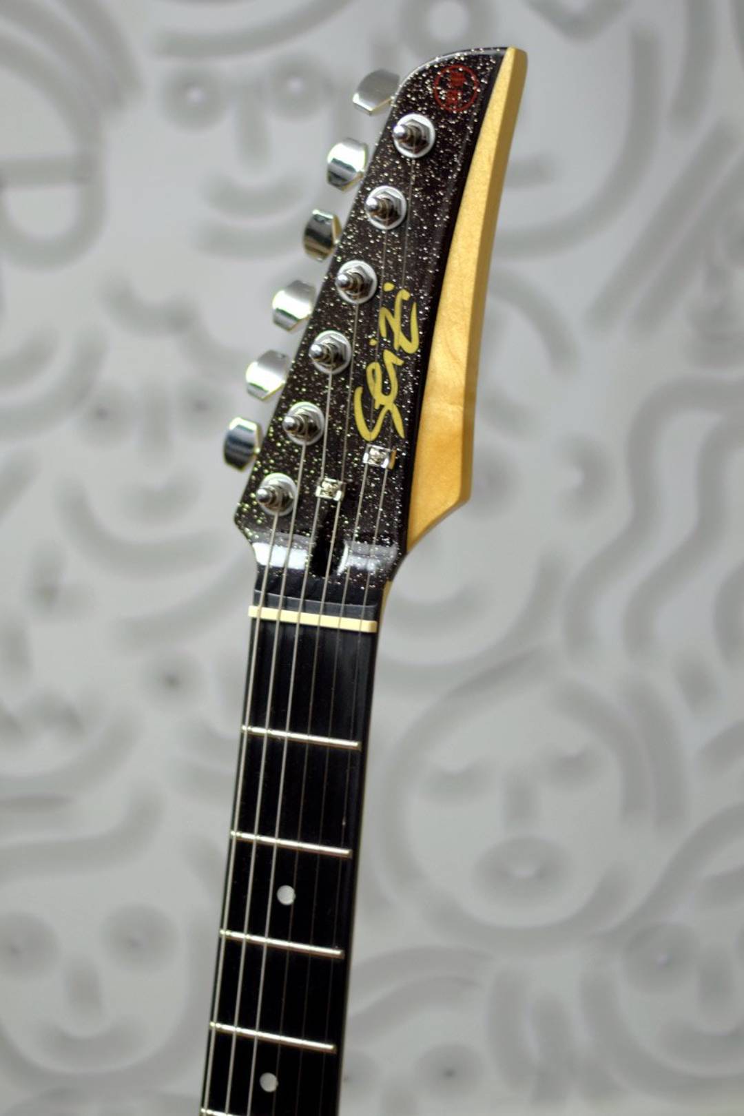 Guitarra Seizi Fun Katana Musashi HSS Midnight Black Sparkle
