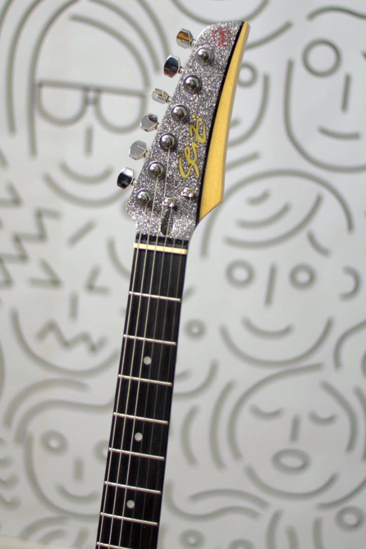 Guitarra Seizi Fun Katana Musashi HSS Space Grey Sparkle :: Groover