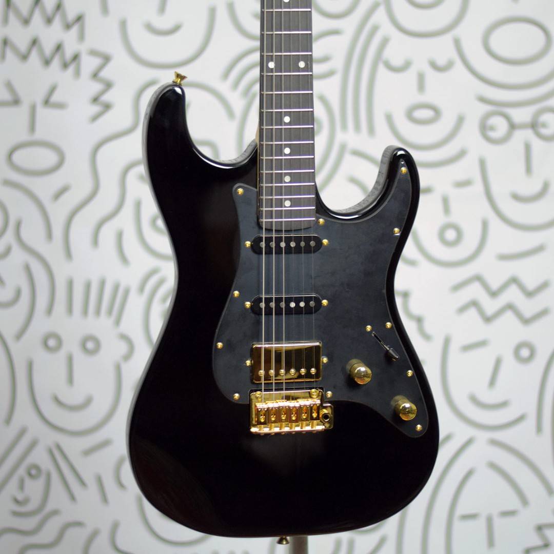 Guitarra Seizi Katana Musashi Black Gold Limited Superstrato HSS
