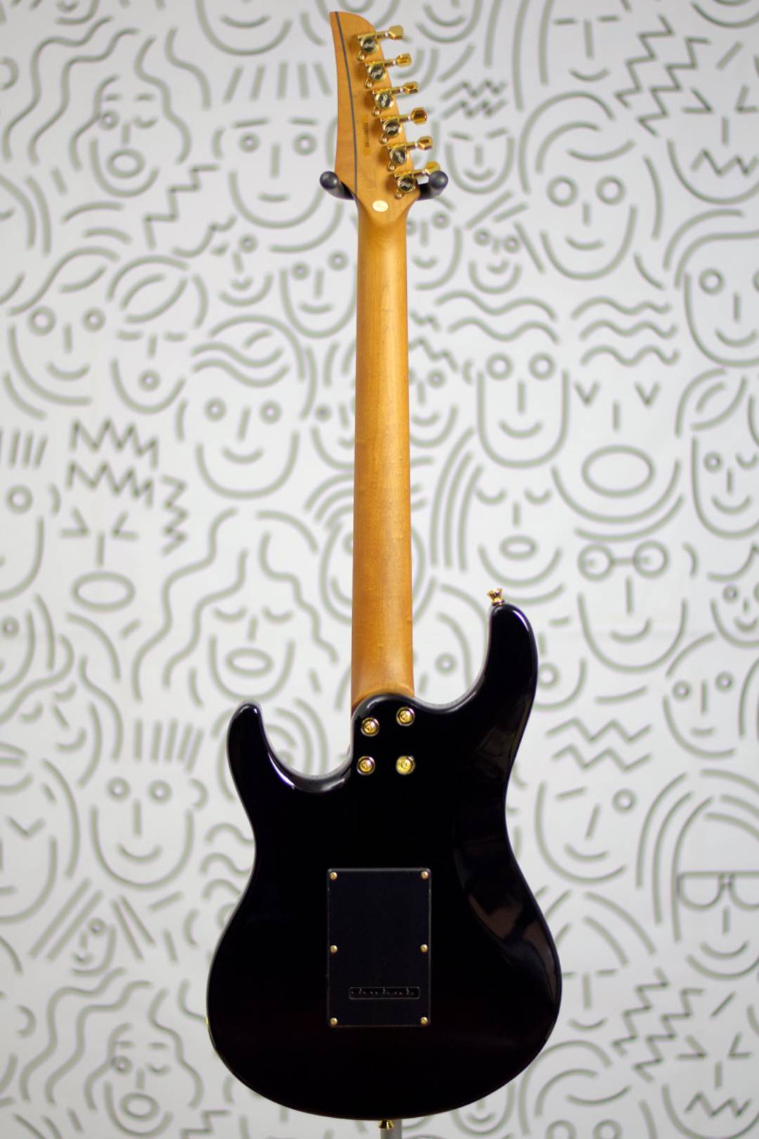 Guitarra Seizi Katana Ghost Black Gold :: Groover