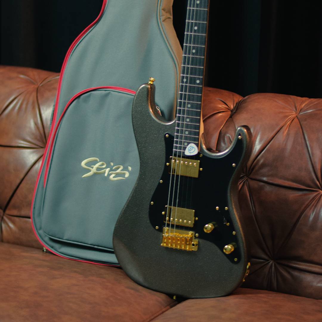 Guitarra Seizi Katana Venon HH Stratocaster Space Grey :: Groover