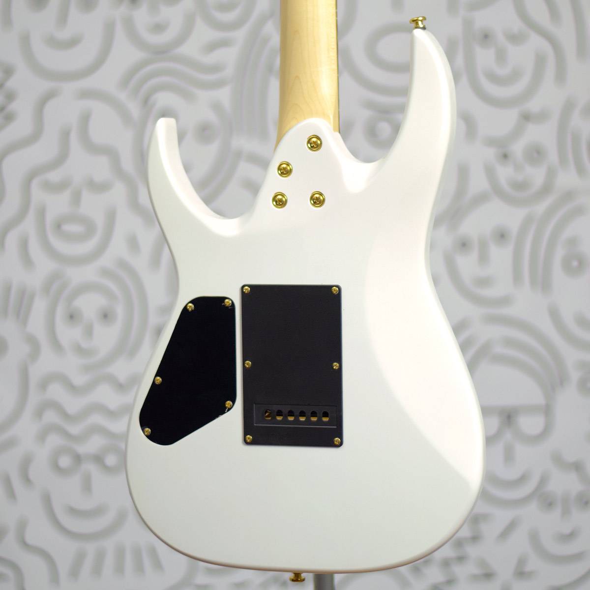 Guitarra Seizi Katana Azura HH Pearl White Gold :: Groover