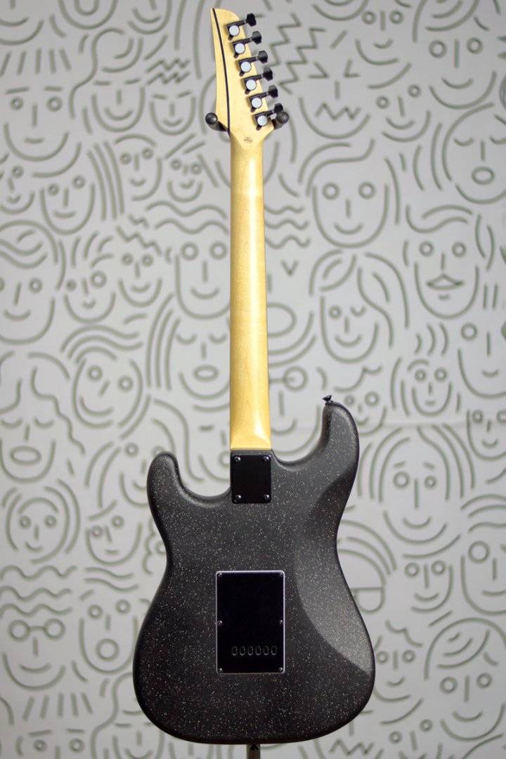 Guitarra Seizi Fun Katana Musashi HSS Escala Escura All Black