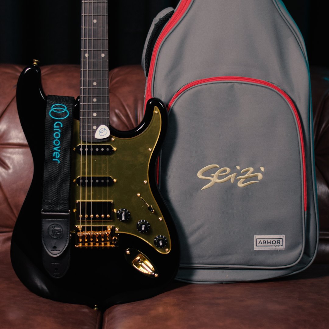 Guitarra Seizi Vintage Budokan Black Gold Mirrorred