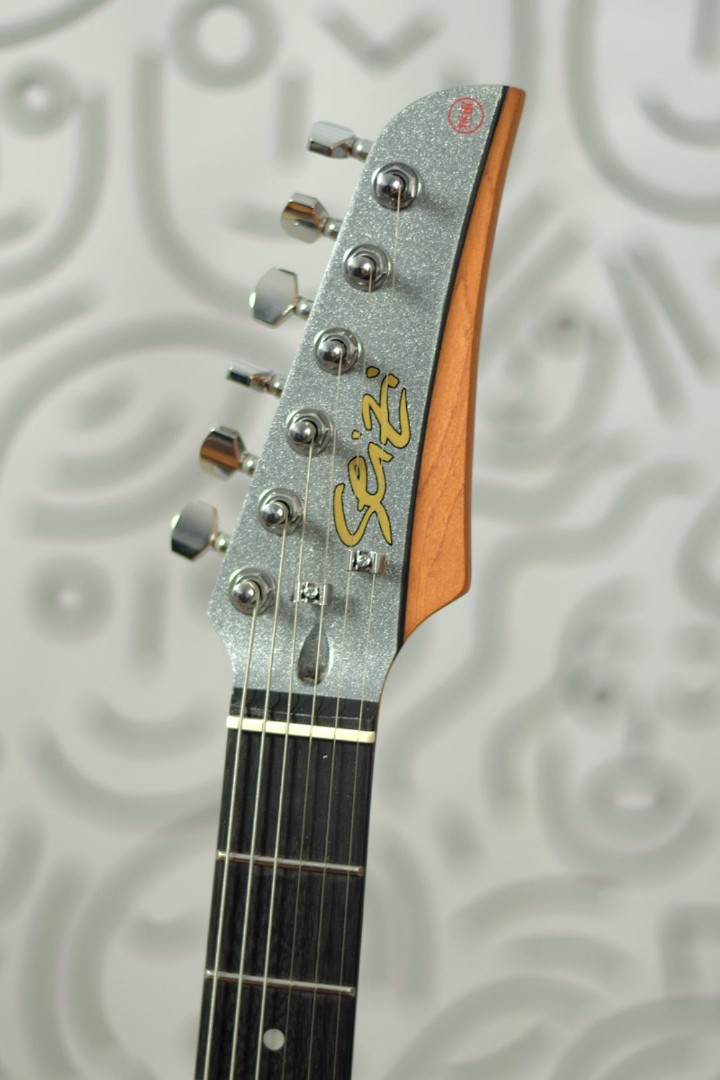 Guitarra Seizi Katana Ghost Silver Sparkle :: Groover