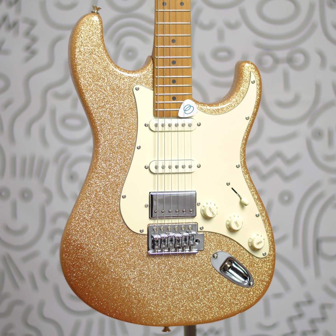 Guitarra Tagima TG-580 Strato Gold Spakle HSS :: Groover