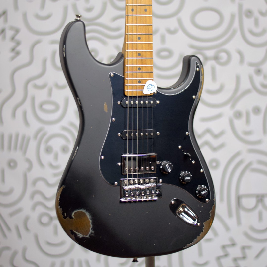 Guitarra Tagima TGA-580 Strato Black Relic HSS