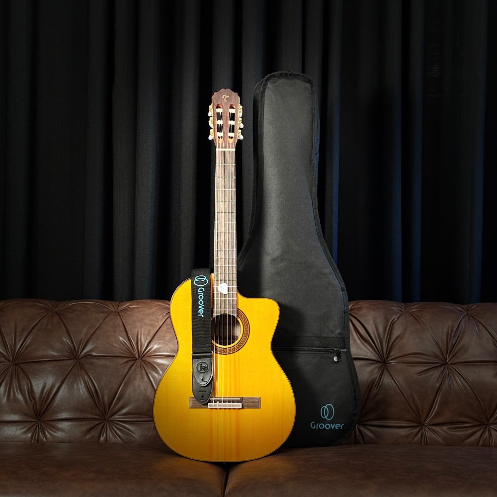 Violão Takamine GC5CE Clássico Nylon Elétrico Natural com Cutway