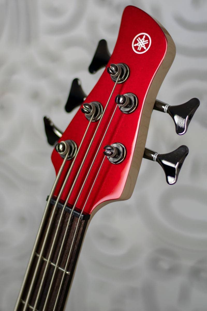 Baixo Yamaha TRBX 305 Candy Apple Red 5 Cordas :: Groover